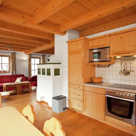 Quiet Chalet With Sauna In Koenigsleiten