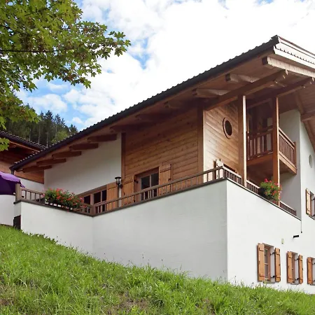 Quiet Chalet With Sauna In Koenigsleiten