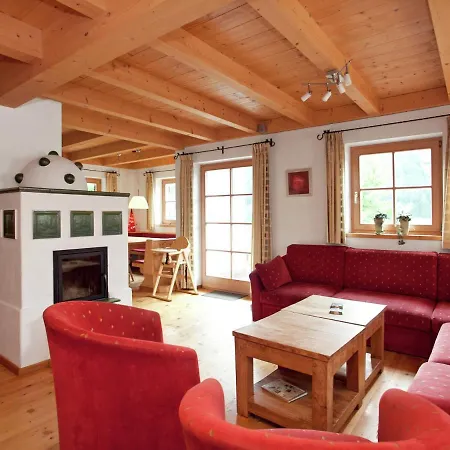 Chalet Quiet Chalet With Sauna In Koenigsleiten Wald im Pinzgau