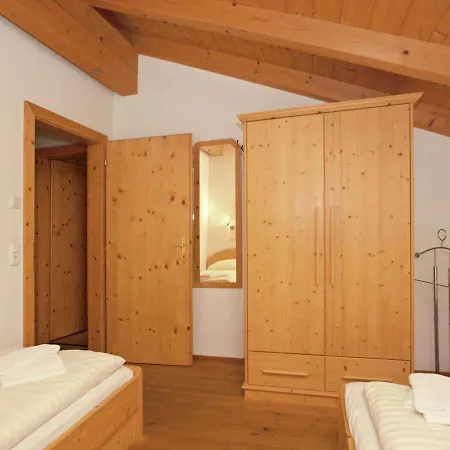 Chalet Quiet Chalet With Sauna In Koenigsleiten
