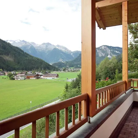 Chalet Quiet Chalet With Sauna In Koenigsleiten
