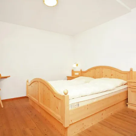 Chalet Quiet Chalet With Sauna In Koenigsleiten Wald im Pinzgau